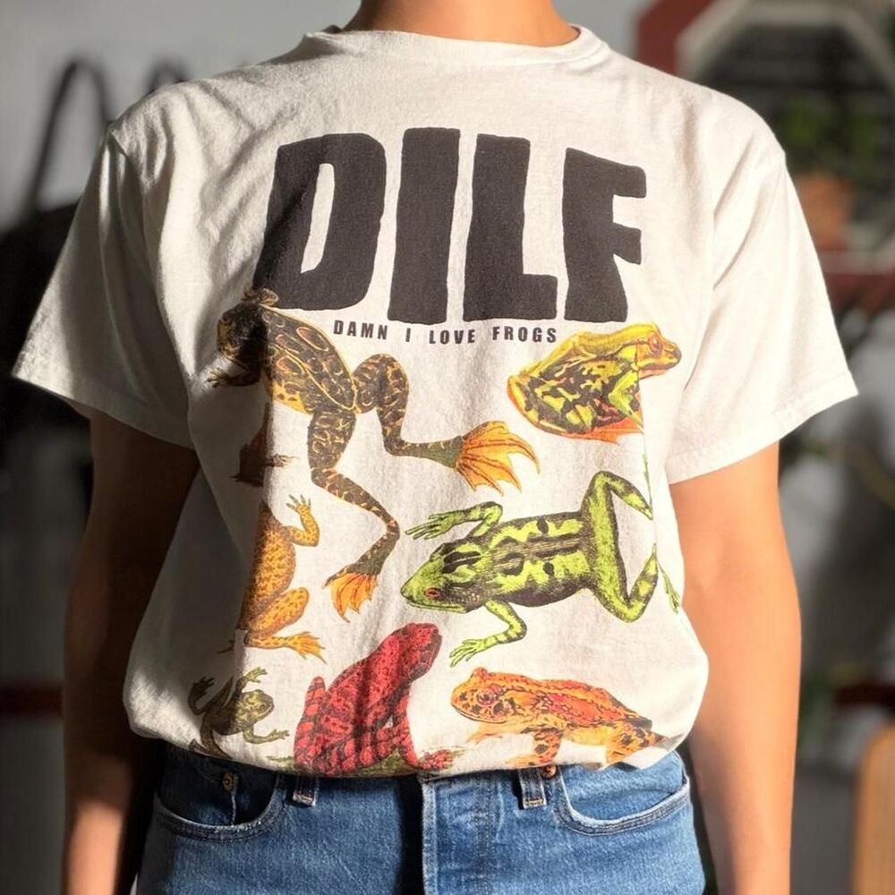 Teen Hearts DILF frog graphic tee